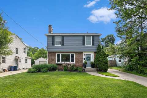 1910 Chamberlain Avenue SE, Grand Rapids, MI 49506