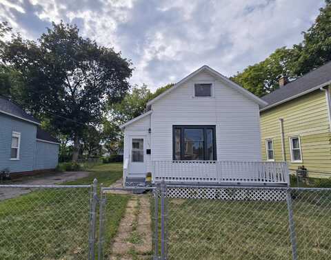 561 Lane Avenue NW, Grand Rapids, MI 49504