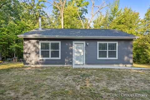 8941 Buckhorn Drive, Howard City, MI 49329