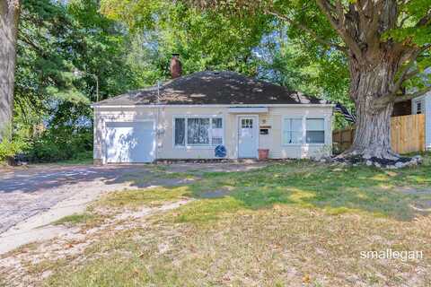 1010 W Orange Street, Greenville, MI 48838