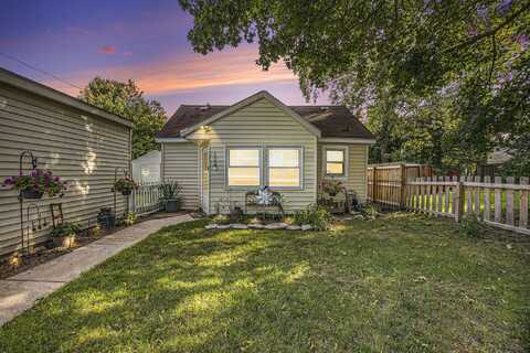 122 Bowne Street NE, Grand Rapids, MI 49505