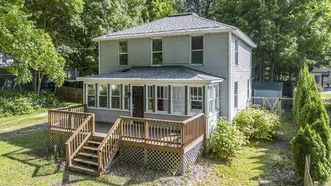4557 Douglas Terrace, Coloma, MI 49038