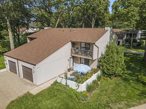 17458 Dunewood Court, Spring Lake, MI 49456
