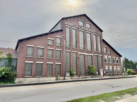 254 River Street, Manistee, MI 49660