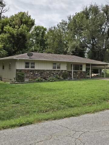 304 W 15th Street, Cassville, MO 65625