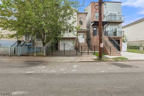 79 Norwood St, Newark, NJ 07106