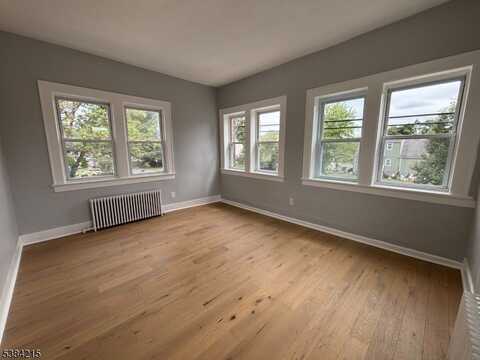 554 W Broad St, Westfield, NJ 07090