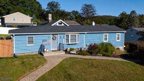 26 Currie Ave, Butler, NJ 07405