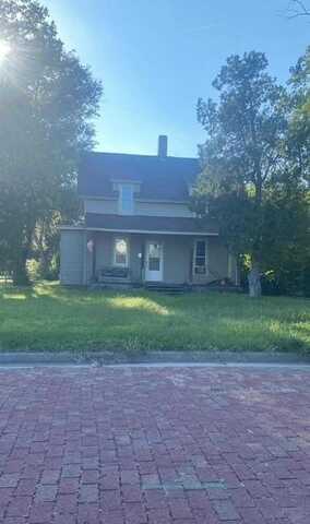 901 Johnson, Larned, KS 67550