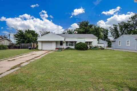 73 Random Rd, Hutchinson, KS 67502
