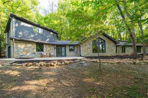 7601 E Forest Lakes Drive NW, Parkville, MO 64152