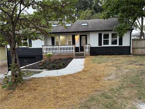 5215 NE 46th Street, Kansas City, MO 64117