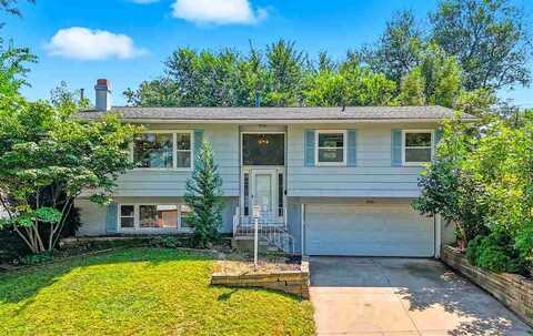 2041 Birchwood Dr NE, Cedar Rapids, IA 52402