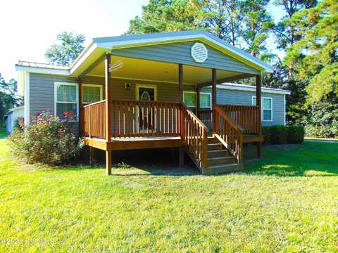 588 Luther Banks Road, Richlands, NC 28574
