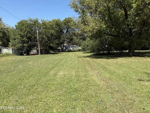 Glenoaks Drive, Knoxville, TN 37912