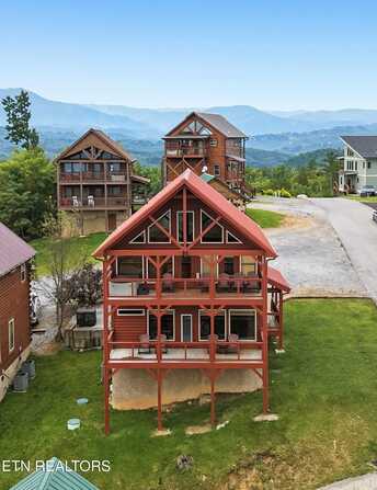 2042 Starr Crest Drive, Sevierville, TN 37876