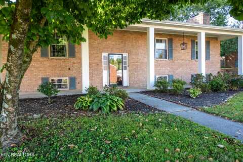 402 Montvale Station Rd, Maryville, TN 37803