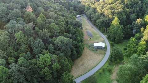 2111 Long Hollow Road, Letart, WV 25253