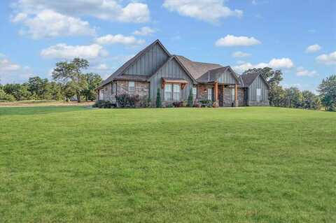 1215 Woodland Dr, Cache, OK 73527