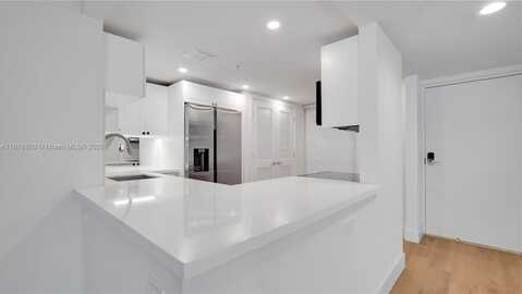 555 NE 34th St, Miami, FL 33137