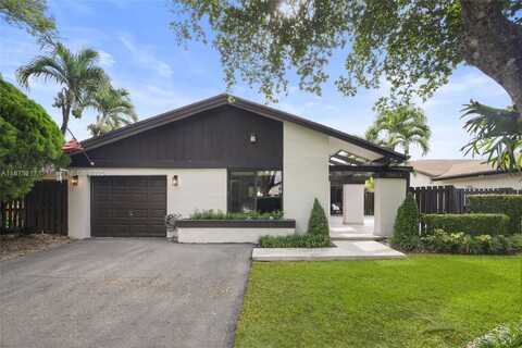 10813 SW 132nd Cir Ct, Miami, FL 33186