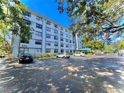 2401 Riverside Dr, Coral Springs, FL 33065