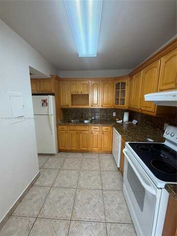 2025 NE 164th St, North Miami Beach, FL 33162