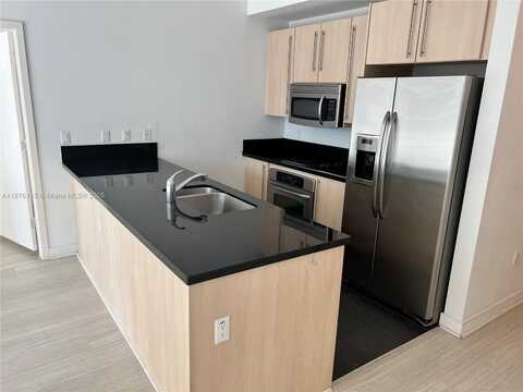 1111 SW 1st Ave, Miami, FL 33130