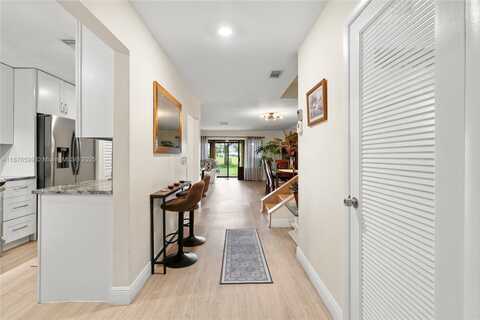 9286 Vista Del Lago, Boca Raton, FL 33428