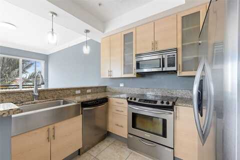 2631 NE 14th Ave, Wilton Manors, FL 33334