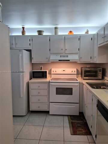 8050 W Mcnab Rd, Tamarac, FL 33321