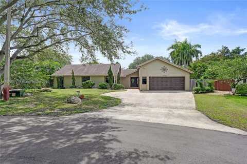 12100 Park Dr, Cooper City, FL 33026