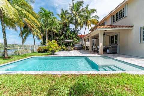 2547 Hunters Run Way, Weston, FL 33327