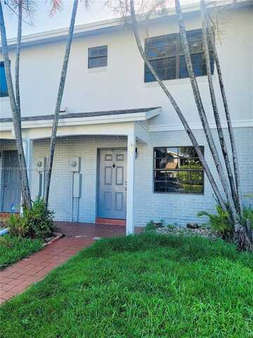 621 NW 104th Ave, Pembroke Pines, FL 33026