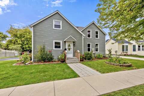 434 S Lyman St, Oconomowoc, WI 53066