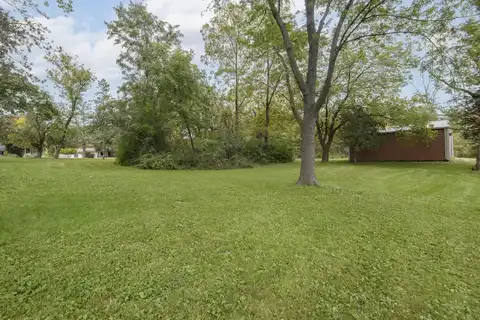 10829 W Oakwood Rd, Franklin, WI 53132