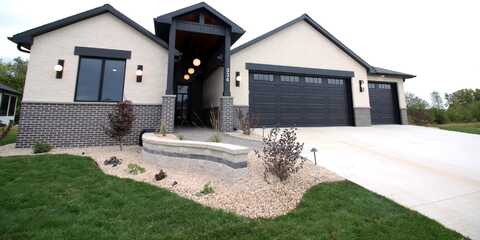 334 Ridge View Dr, Milton, WI 53563