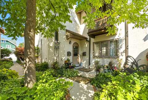 4019 N Downer Ave, Shorewood, WI 53211