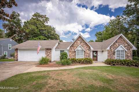 1108 E Cherokee Glen, Ocean Springs, MS 39564