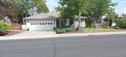 2934 SW 37th Court, Redmond, OR 97756