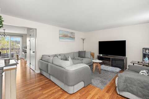 247 Broadway Rd, Dracut, MA 01826