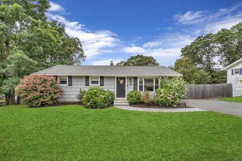 12 Arrowhead Rd, Bellingham, MA 02019