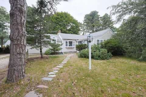 15 Glendon Road, Dennis, MA 02639