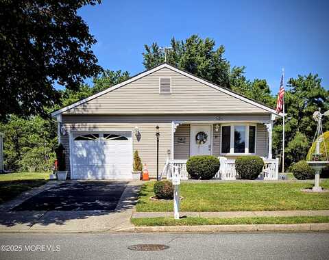 52 Orlando Boulevard, Toms River, NJ 08757