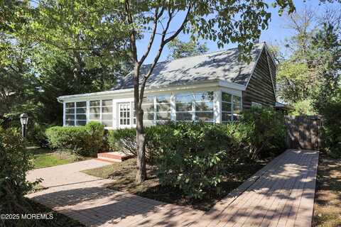 637 Compass Avenue, Beachwood, NJ 08722