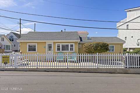 41 Waterview Way, Sea Bright, NJ 07760
