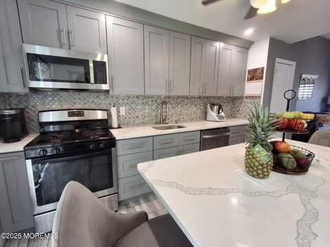 38 Hemlock Drive, Parlin, NJ 08859
