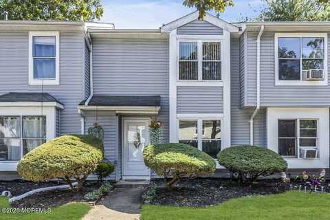 422 Woodlake Manor Drive, Lakewood, NJ 08701