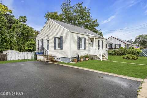 303 Manapaqua Avenue, Lakehurst, NJ 08733
