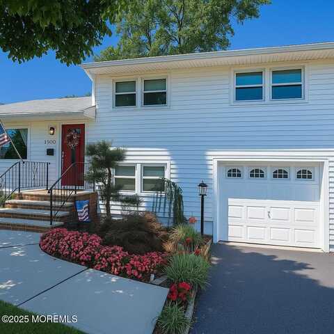 1100 Thirza Place, Rahway, NJ 07065
